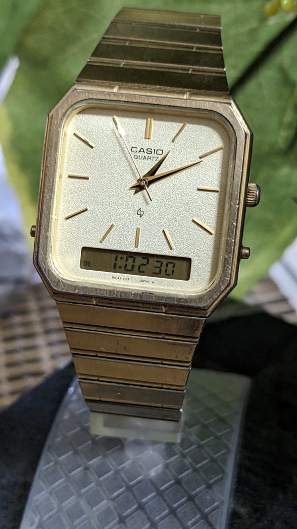Rare and Vintage Casio 307 AQ-519G Model Men’s Wrist Watch Gold Tone Analog Digital Running