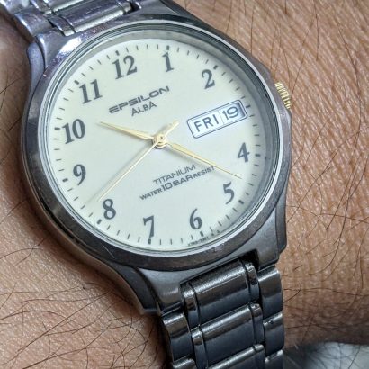 Vintage ALBA ( Seiko ) Japan made titanium Radium dial Unisex watch