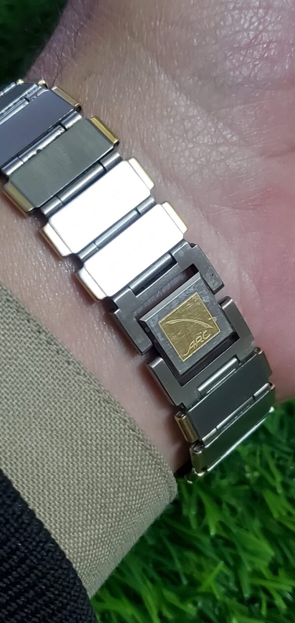 Rare Seiko ARC July 1985 Men's Quartz Wristwatch 1220-5220 for Unisex